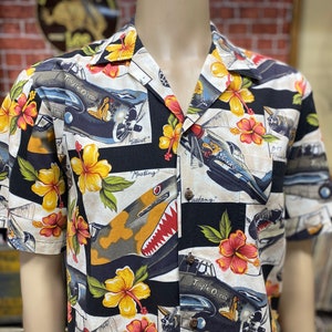 Kalaheo Hawaiian shirt WWII fight airplanes print short sleeve size medium 100% cotton.