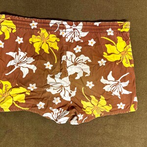 70's swim shorts cotton trunks floral print plaid size large made in Usa. image 7
