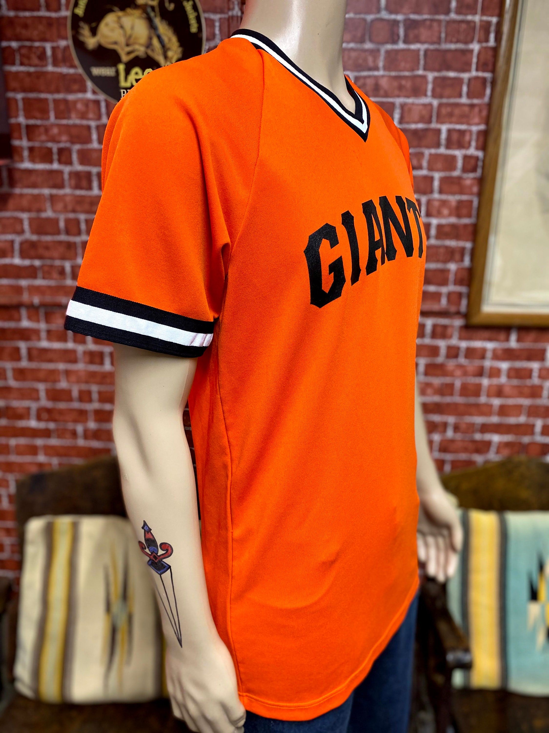 San Francisco Giants Baseball Player 27 V-neck T-shirt Size 