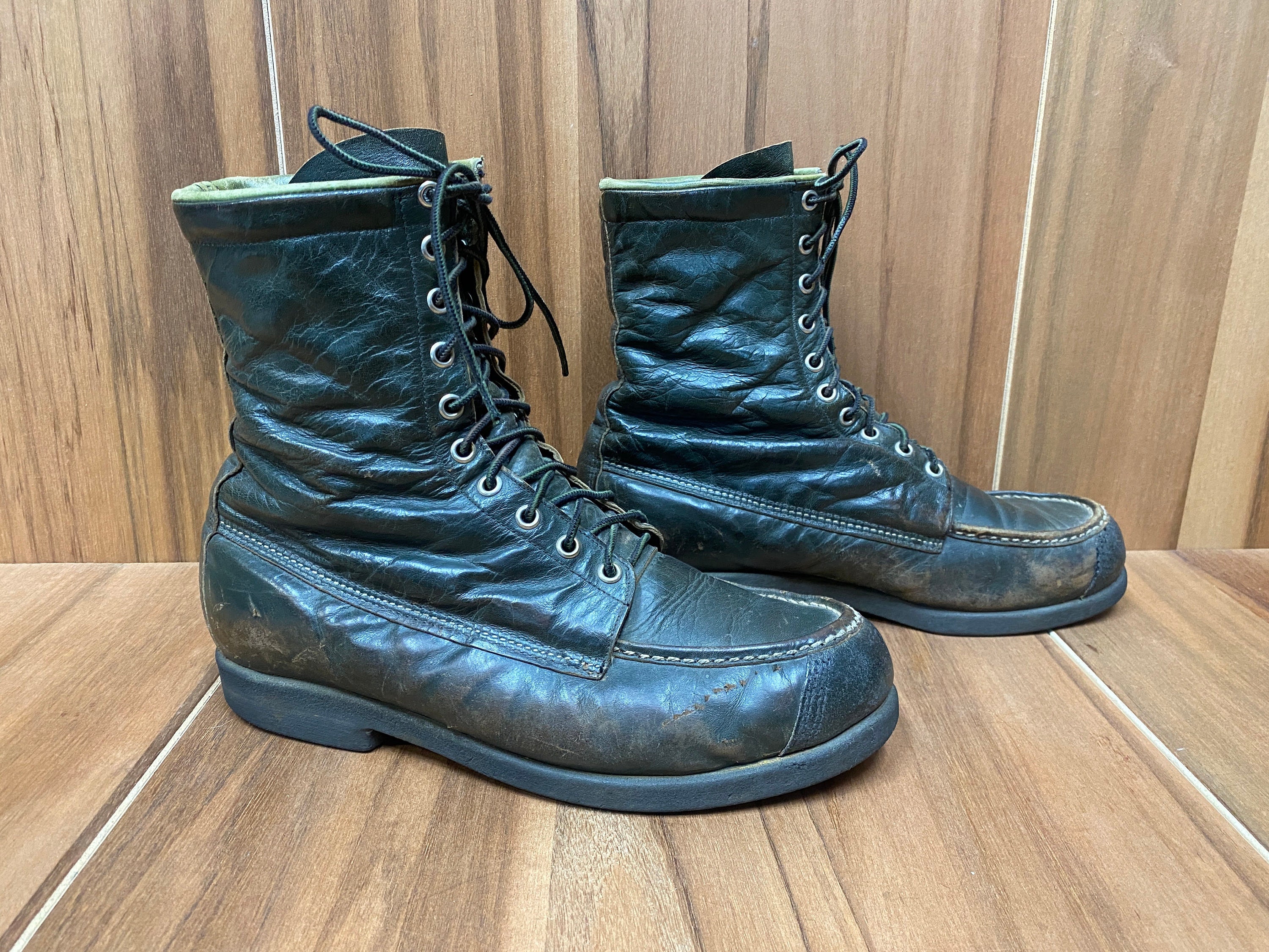 Green kangaroo boots 2025