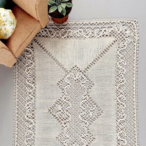 Valda / Alfombra en miniatura para casa de muñecas, diseño de encaje de bolillos Torchon