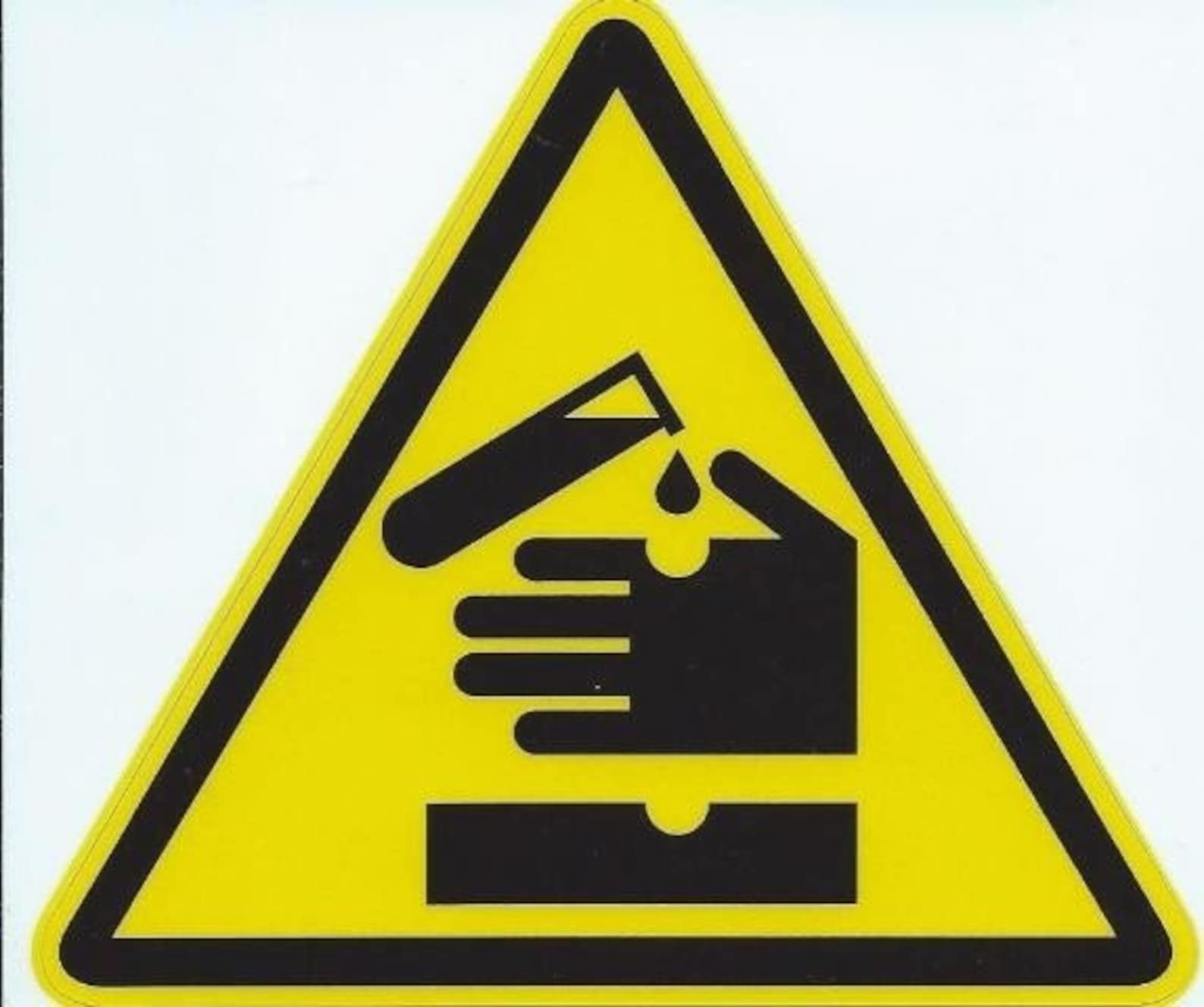 Предупреждающий знак кислота. Предупреждающие знаки на экскаватор. Кислотный знак на авто. 04 Кв наклейки.