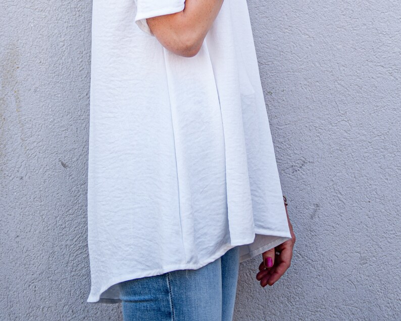 White Tunic Loose Tunic Urban Tunic Minimalist Tunic Tunic Women V Neck Tunic White Top Everyday Tunic Wide Tunic Casual Tunic