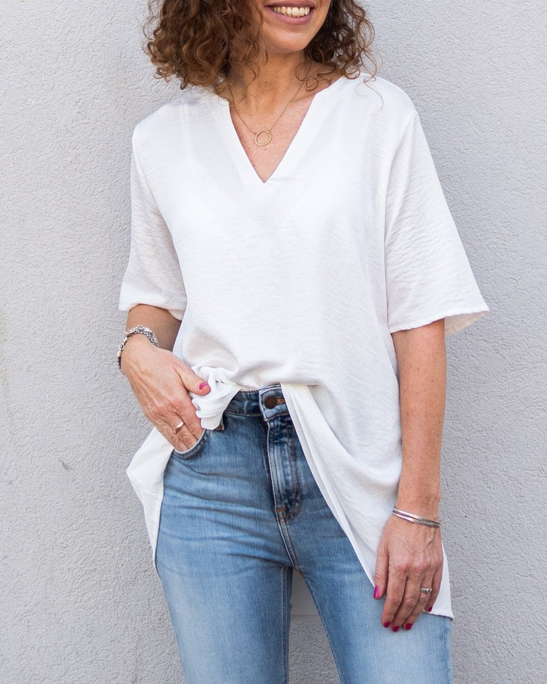 White Tunic Loose Tunic Urban Tunic Minimalist Tunic Tunic Women V Neck Tunic White Top Everyday Tunic Wide Tunic Casual Tunic