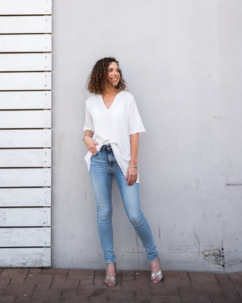 White Tunic Loose Tunic Urban Tunic Minimalist Tunic Tunic Women V Neck Tunic White Top Everyday Tunic Wide Tunic Casual Tunic