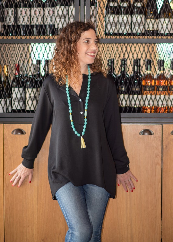 loose black shirt outfit