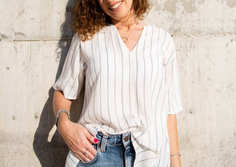 White Tunic Loose Tunic Urban Tunic Minimalist Tunic Tunic Women V Neck Tunic White Top Everyday Tunic Wide Tunic Casual Tunic