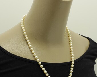 Mikimoto Pearl Necklace 10k White Gold 1960s 20'' Graduated