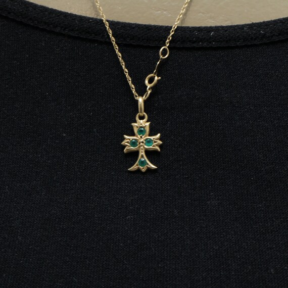 Art Deco Cross Pendant Necklace 14k Gold Green To… - image 7