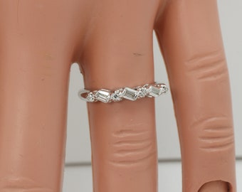 Vintage 14k White Gold Baguette Diamond Ring - Size 4