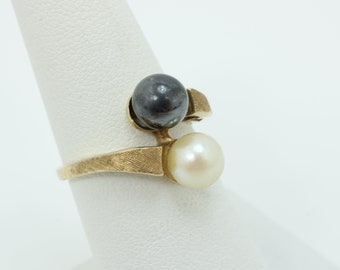 Vintage Pearl Ring 14k Yellow Gold  Bypass Ring size 6.5 Tahitian Pearl