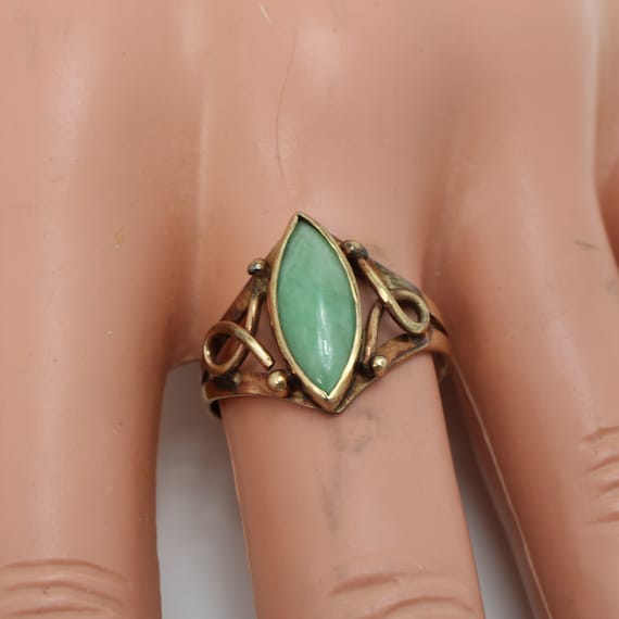 Vintage Mid-Century Nephrite Jade Ring 9K Yellow … - image 9