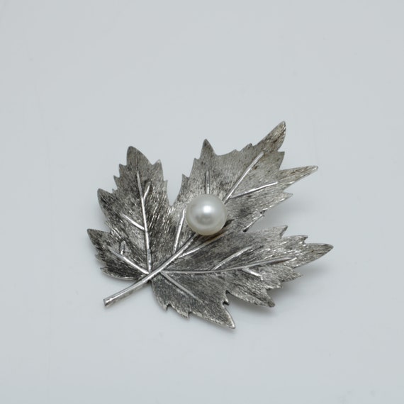 Vintage Mikimoto Pearl Brooch Sterling Silver 195… - image 2