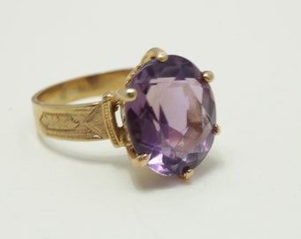 Vintage Amethyst Ring 14k Yellow Gold Cocktail Ring size 7.25