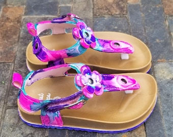 LAST PAIR! Be Flower Power! Daisy Tie-Dye Toddler sandals in Toddler Size 8!