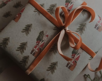 Hase mit Baum, Geschenkpapier, Weihnachtsgeschenkverpackung, grüne Weihnachtsverpackung, recycelte Weihnachtsgeschenkverpackung, Geschenkpapier, Geschenk