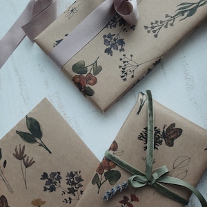 Wildblumen-Geschenkpapier, Geschenkpapier, Verpackung, Blumen-Geschenkkette, Geschenkpapier, Geschenkpapier, florales Geschenkpapier, recyceltes Geschenkpapier Bild 2