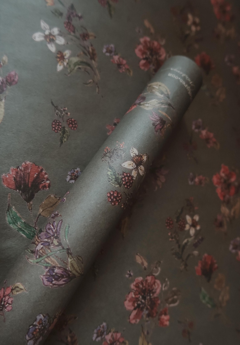 Flores sobre papel de regalo reciclado kraft gris oscuro, Papel de regalo, Papel de regalo, Papel de regalo reciclado, Papel de regalo, Papel de regalo floral imagen 2