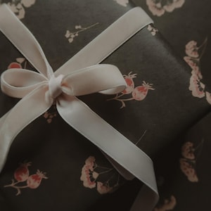 Christmas Wrapping paper, Christmas Gift Wrap, Rustic Christmas Wrap, Graphical Christmas Gift Warp, Xmas Wrapping paper, gift