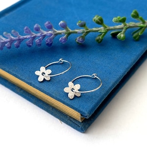 Sterling Silver Flower Hoop Earrings, Small Charm Higgies, Dainty Jewellery, Minimalist Jewelry, Gift For Mom, Birthday Gift Teenage Girl 画像 8