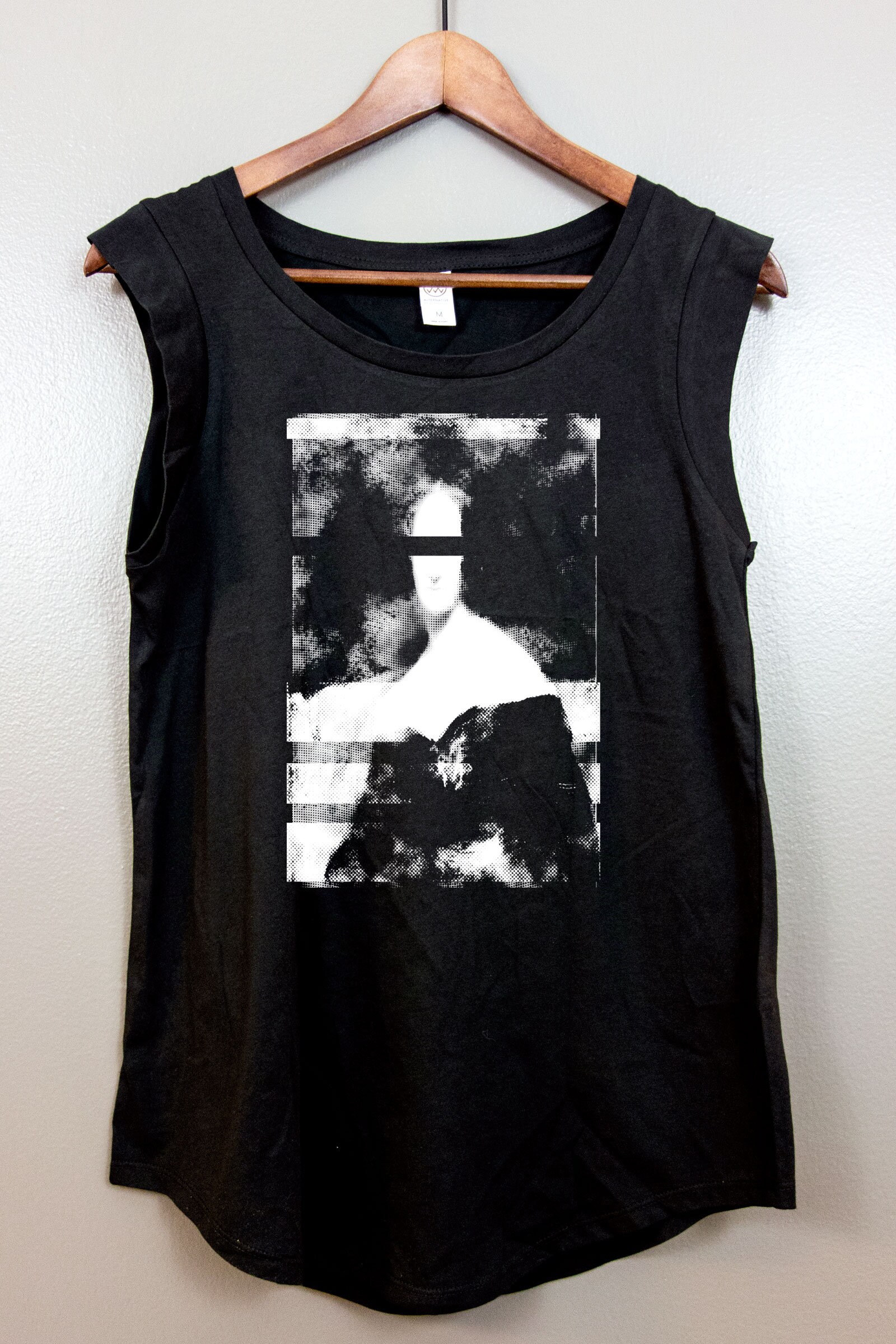 sleeveless t shirt with cap