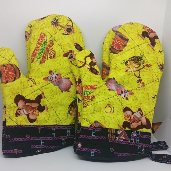 Donkey Kong/Mario oven mitt set - FREE SHIPPING