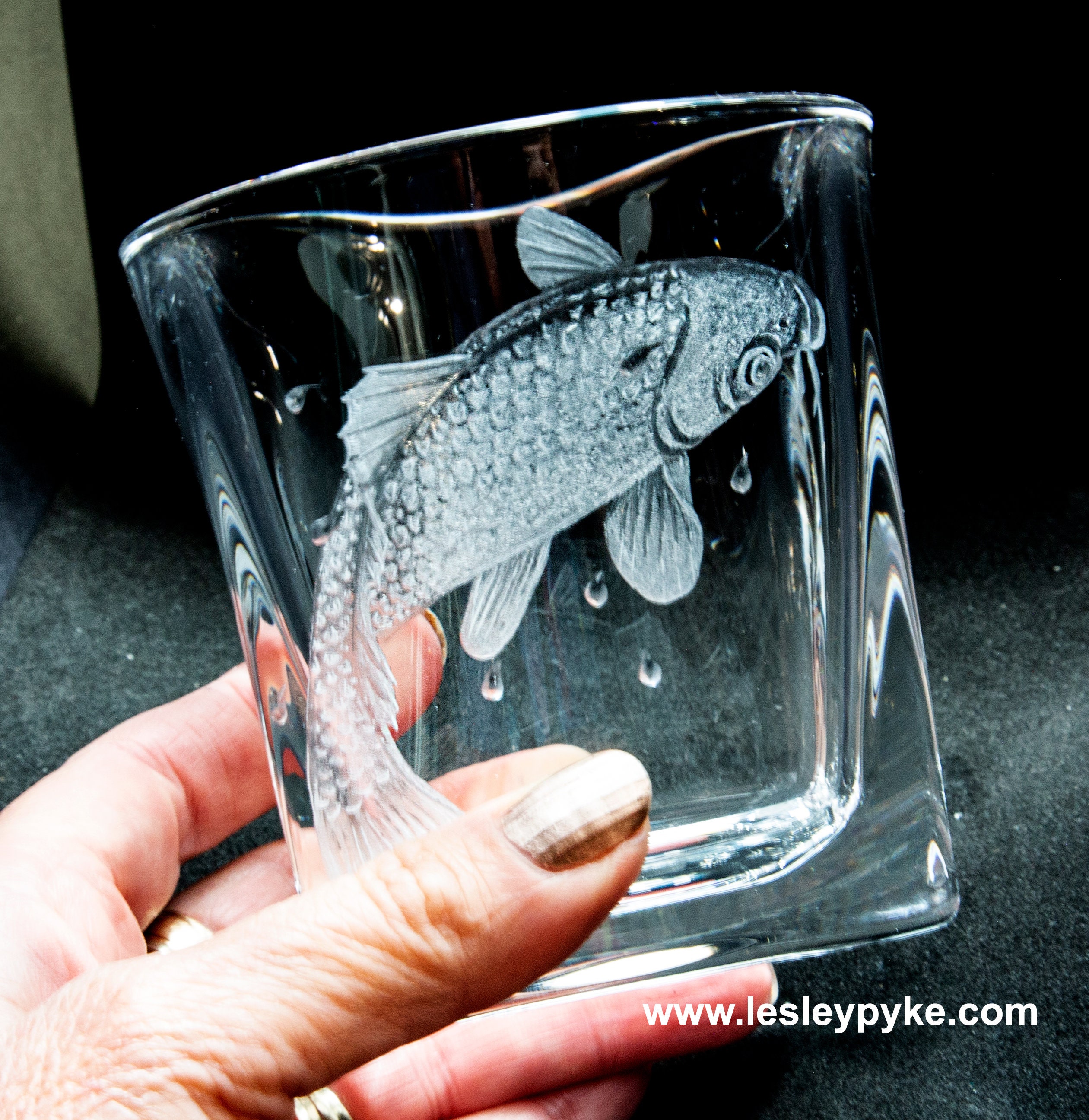 Glass Engraving - Lead Crystal Vase - Lesley Pyke  Glass engraving,  Engraving glass diy, Glass etching