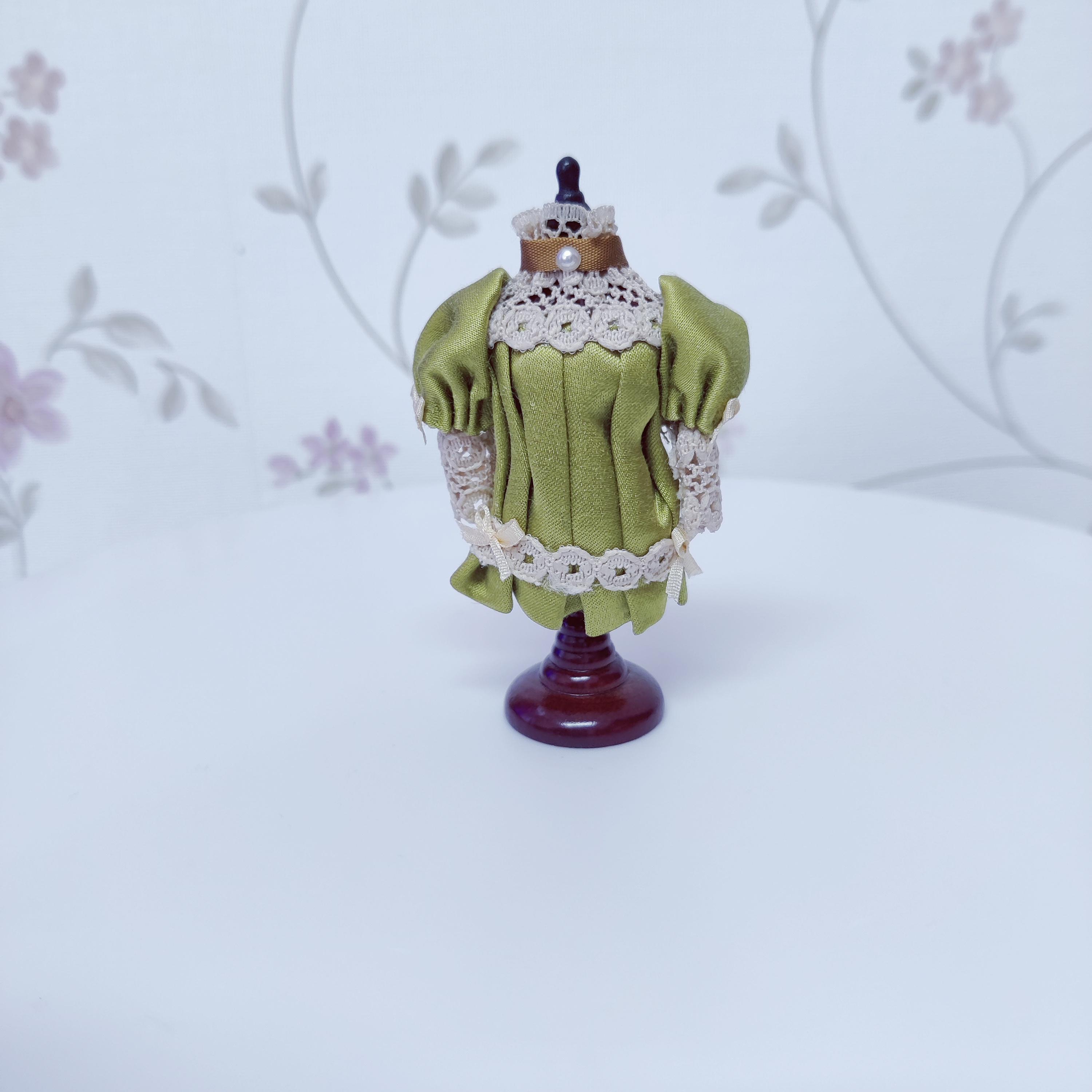 Odoria Miniatur-Schneiderpuppen 2 Stück – 1/24 Maßstab Für Puppenhaus & Deko