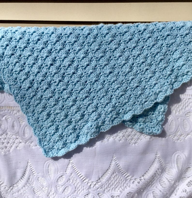 Petite Couverture Bleue De Bebe De Crochet De Point De Etsy