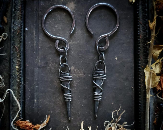 Witch Nail 10g Ear Hangers