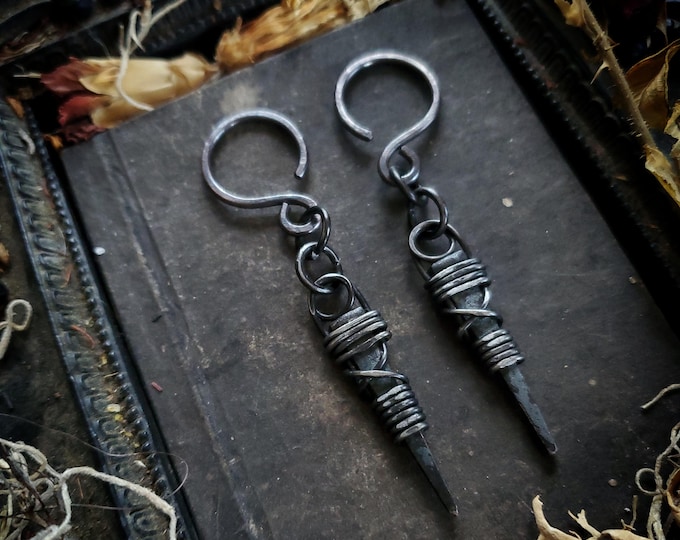 Witch Nail 12g Ear Hangers