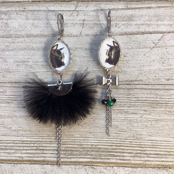 Asymetric feather long earrings black cat