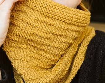Super Simple Scarf w/ Video Tutorial // KNIT PATTERN // Dash Cowl // Easy Beginner Infinity Scarf // Knit in the Round // 1 Skein // Worsted