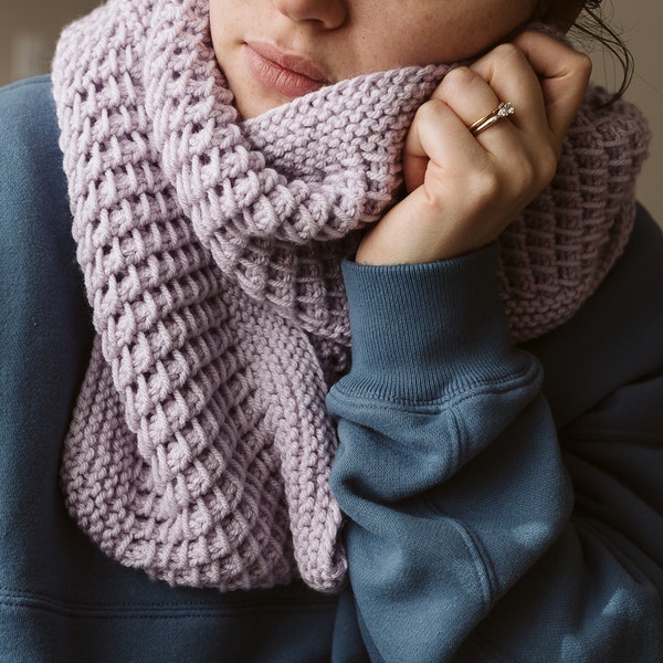 KNITTING PATTERN // Bamboo Cowl // Easy Beginner Friendly Circle Scarf / Womens Infinity Scarf Knit in the Round / Textured Decorative / PDF