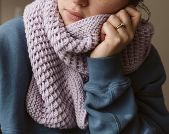 Bamboo Cowl w/ Video Tutorial // Easy Beginner Circle Scarf Knitting Pattern // Womens Infinity Scarf in the Round // Simple & Modern // PDF