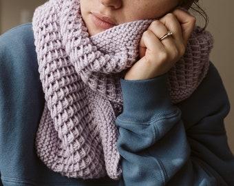 KNITTING PATTERN // Bamboo Cowl // Easy Beginner Friendly Circle Scarf / Womens Infinity Scarf Knit in the Round / Textured Decorative / PDF