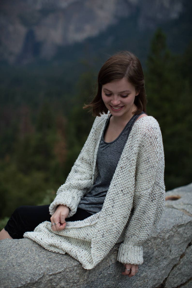 Banff Oversized Cardigan Knitting Pattern  Knitted Cardigan afbeelding 2