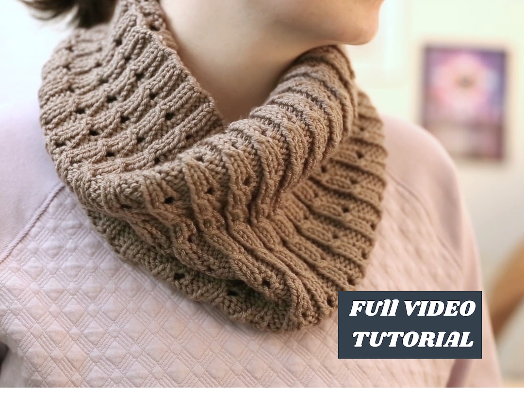 Beginner Friendly Easy Cowl W/ Video Tutorial // KNITTING PATTERN ...