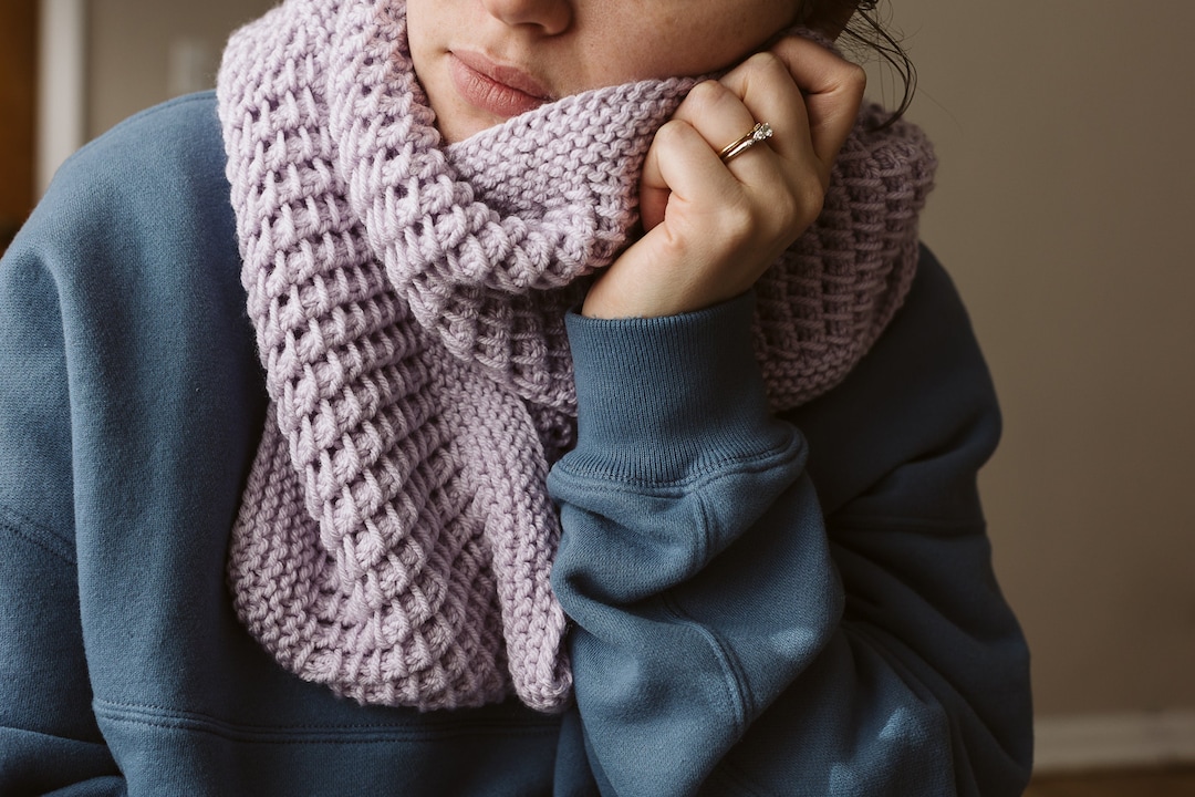 KNITTING PATTERN // Bamboo Cowl // Easy Beginner Friendly Circle Scarf ...