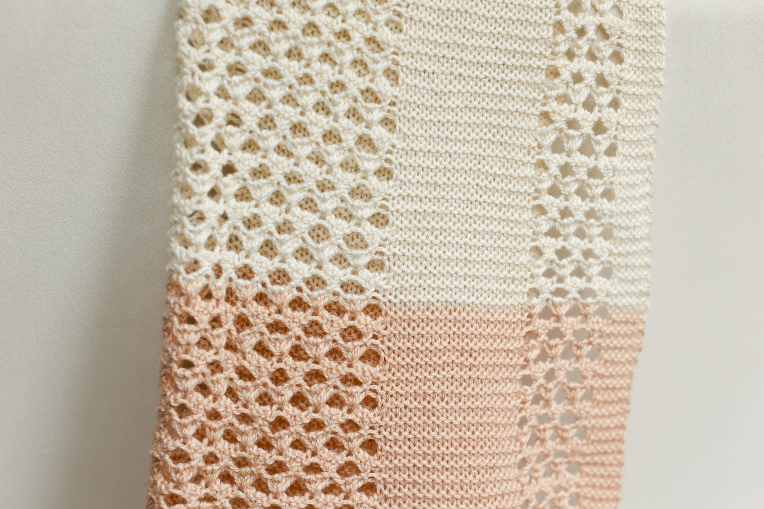 Dappled Pattern KNITTING PATTERNS // Dappled Light // Easy Lace Colorblock Shawl ...