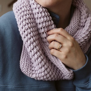 KNITTING PATTERN // Bamboo Cowl // Easy Beginner Friendly Circle Scarf ...