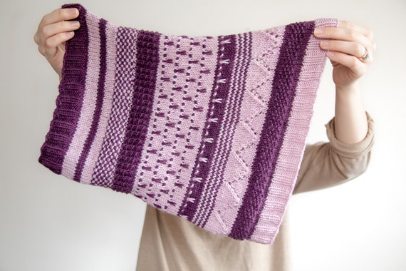 KNITTING PATTERN // Skorda // Beginner Colorwork Cowl // Mosiac Slip Stitch  Colorwork Infinity Circle Scarf // DK 2 Color Striped Neckwarmer - Etsy  Norway