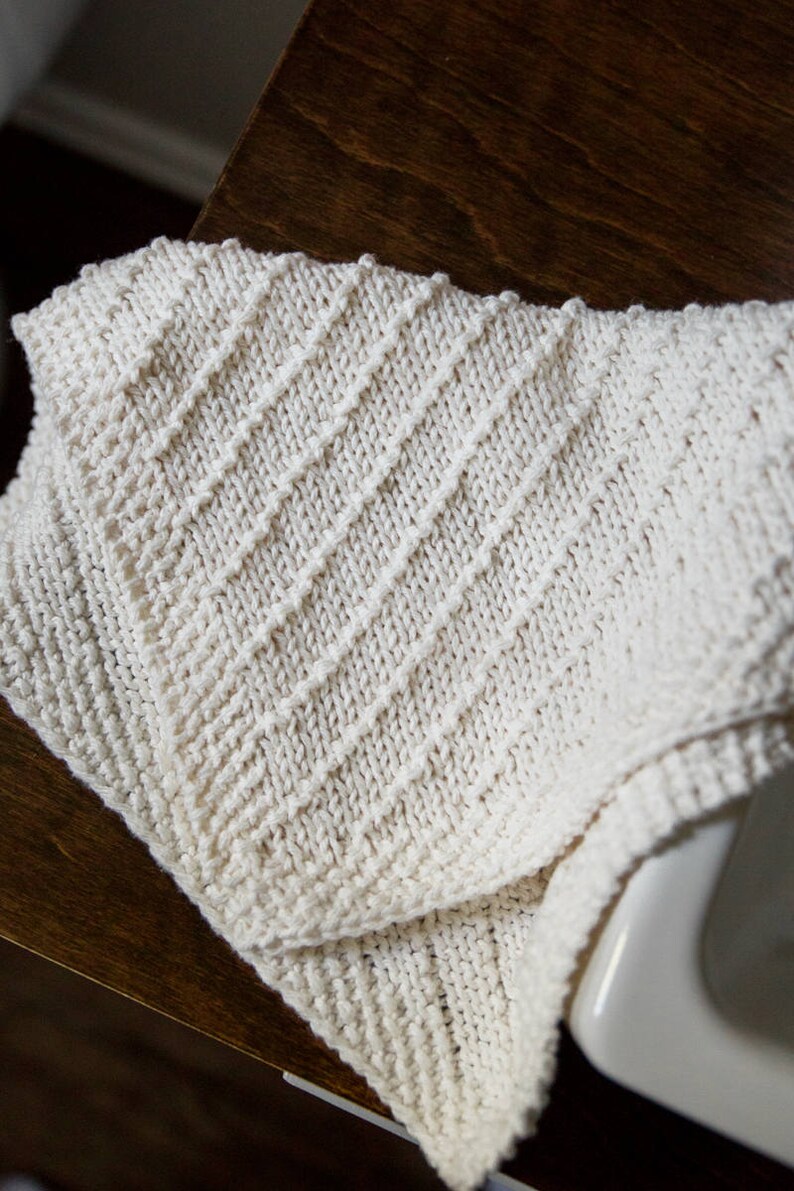 Beginner Friendly Washcloth Knitting Pattern // Easy Knit Kitchen Dishcloth // Reusable Eco Friendly Napkins // Sustainable Cotton Knitting image 3