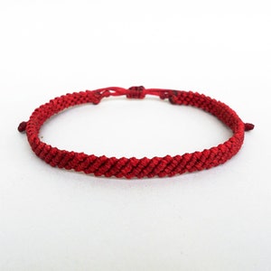 Donkerrode macramépolsband, Kabbala, minimalistisch, effen, eenvoudig, geknoopte herenarmband, uniseks verstelbaar waterdicht, dagelijks gebruik