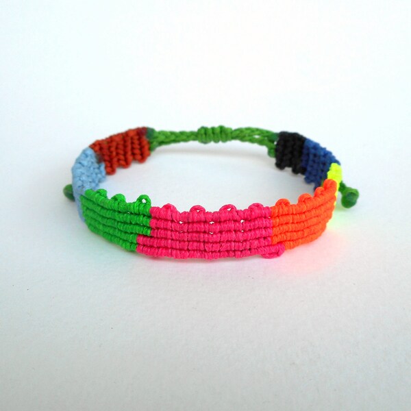 Pulsera de bloque de color, pulsera de banda tejida, pulsera de colores, pulsera de puño, joyería Macrame, pulsera de tetris, pulsera de trapo de alfombra, regalo unisex