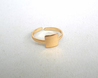 Gold square ring, Delicate ring, Minimalist jewelry, Adjustable ring, Geometric ring, small square ring, simple ring, dainty gold ring