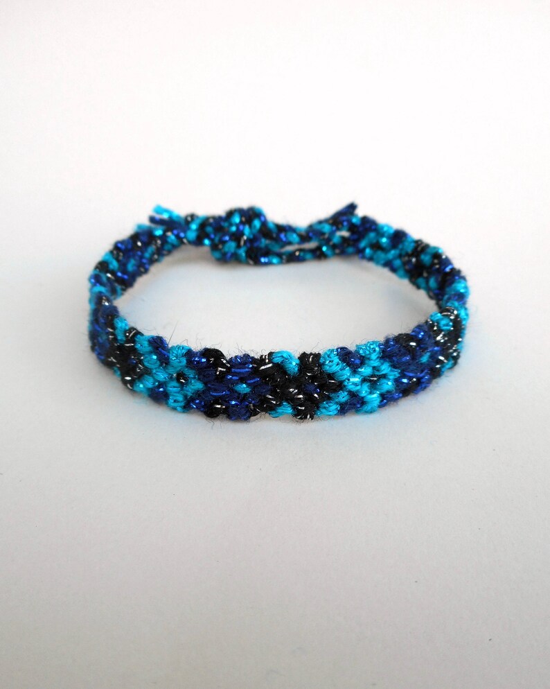 Friendship bracelet Fish bracelet Metallic yarn Trendy bracelet Glitter yarn bracelet Girlfriend gift Hippie chic Surfer gifts