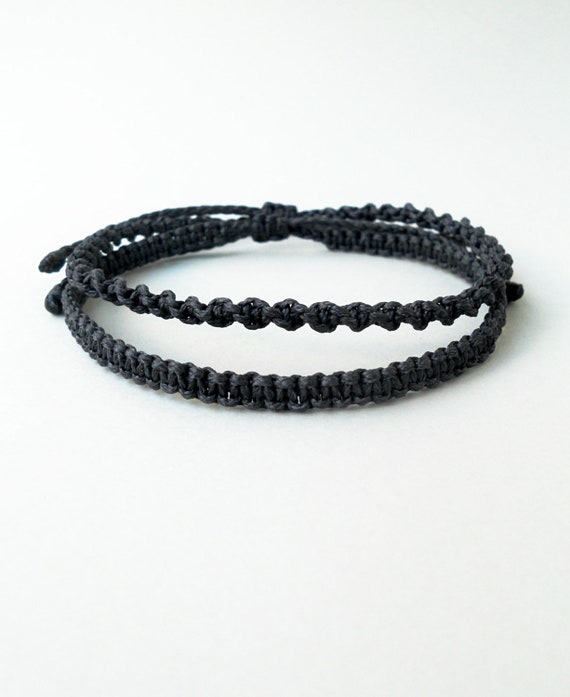 WOVEN FRIENDSHIP BRACELET THIN W/STUD - DARK GREY WOVEN FRIENDSHIP BRACELET THIN W/STUD - DARK GREY