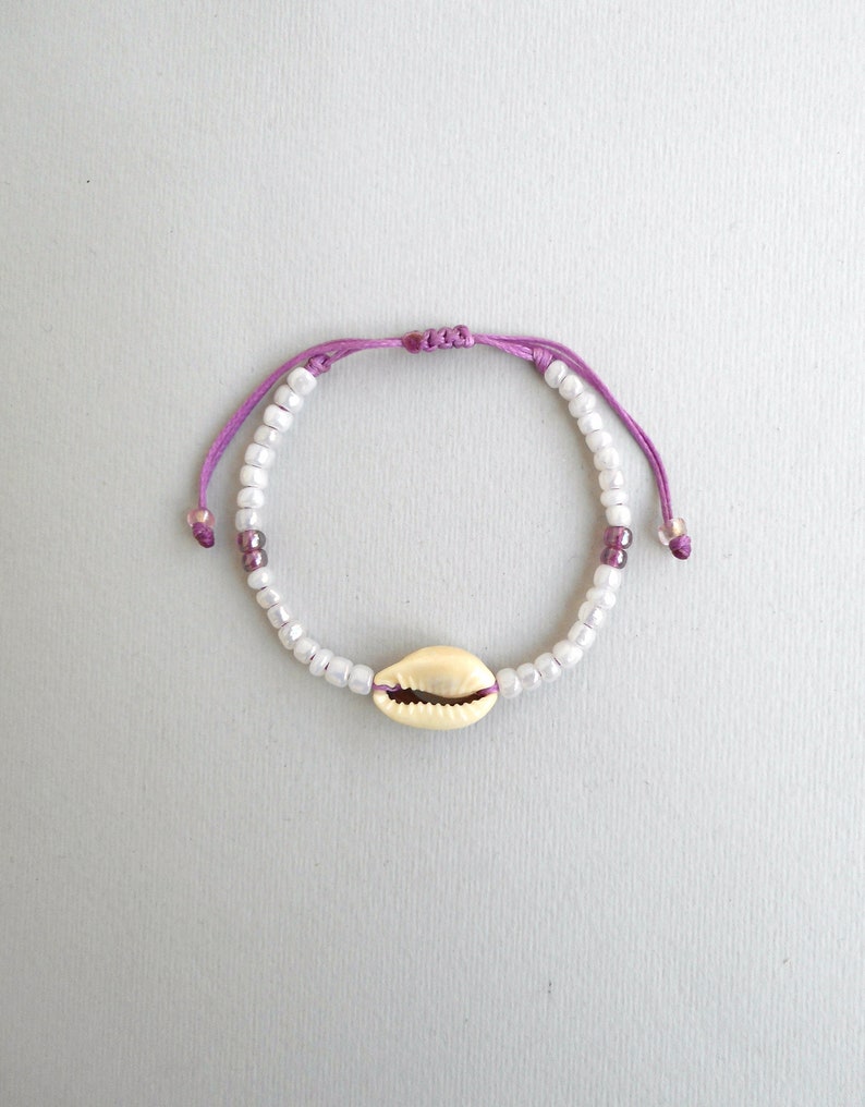 Beach wedding gift Cowry seashell charm Cowrie bracelet Bridesmaid gift Cowrie shell bracelet Surfer girl gift Pastel beads bracelet