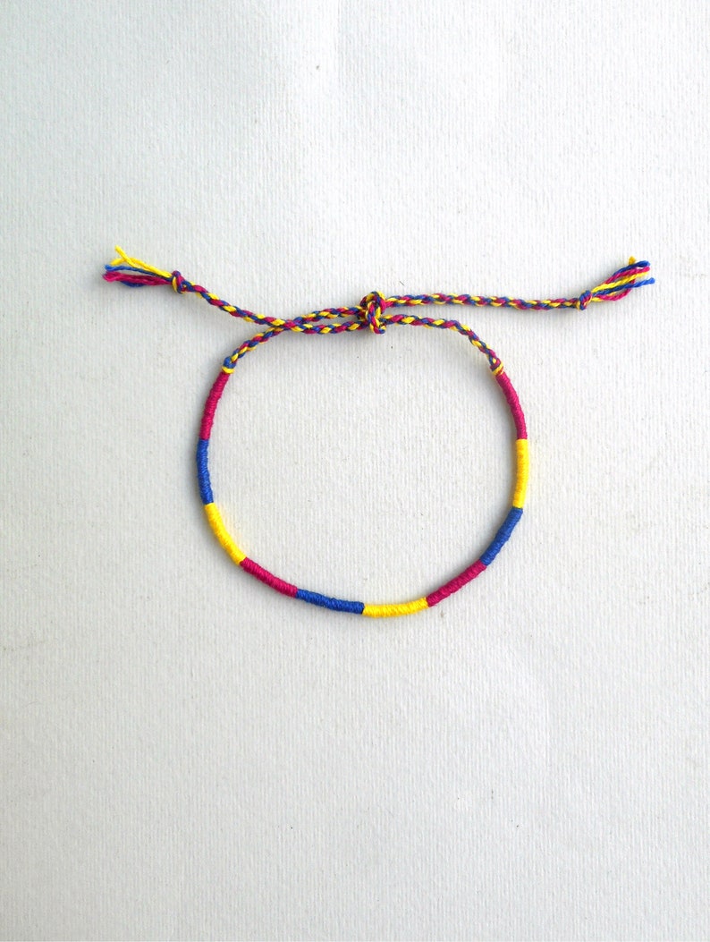 Tricolor bracelet Very thin rope friendship bracelet Cotton perle thread Surfer aesthetic Colorful Summer Beach jewelry Wrist wrap bracelet